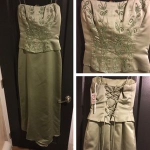 Dave and Johnny One Piece Lace Back Dress W/Shawl